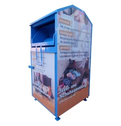 Textilcontainer zur Sammlung alter Kleidung / Textilien